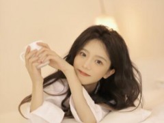 室內弱光下拍攝人物活動，你會使用外置閃光燈還是單純提高感光度？為什么？